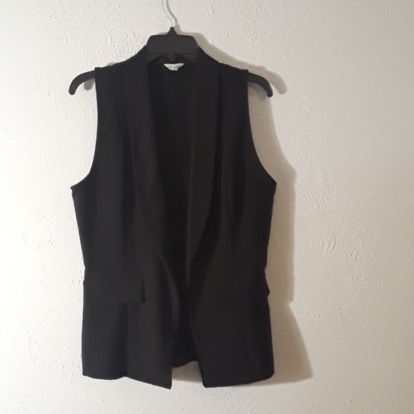 Vest - Picture 1 of 4